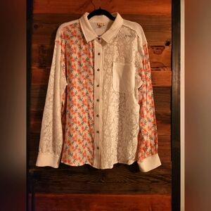 NWOT SMALL POL BEAUTIFUL LACED BLOUSE